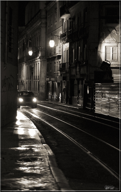 lisbonne by night .... Portugal09%20188for