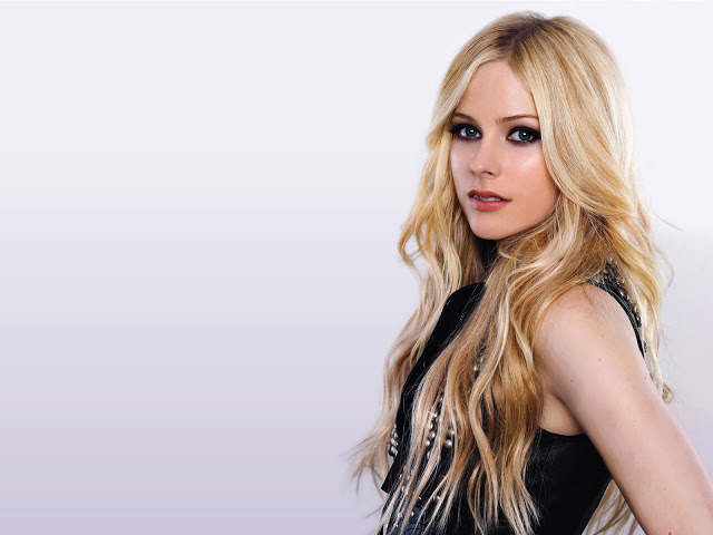   avril lavigne +  31