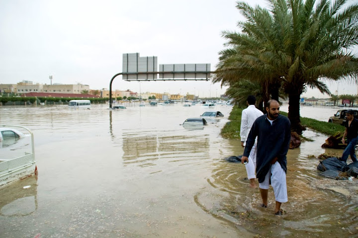 والي 50 صورة متميزة لسيول وغرق مدينة الرياض بالسعوديه DSC_1701s