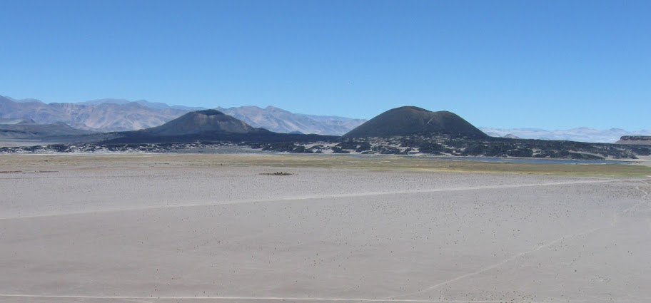 LEJARRETA EN LOS ANDES (2009) 11%2Cvolcanes%20Alumbrera%20y%20Antofagasta