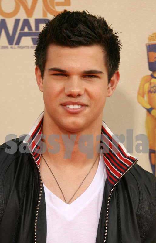 He's alright...Kinda... - Page 5 Taylor-lautner