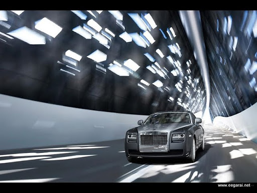 அசத்தலான ஆடம்பரக் கார் - Rolls Royce Ghost 2010 - Page 2 Image016