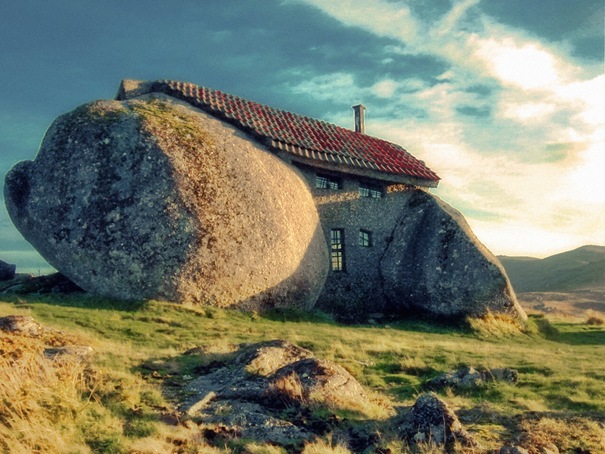 صور بيوت غريبه جدااااااا 18-stonehouse-thumb.