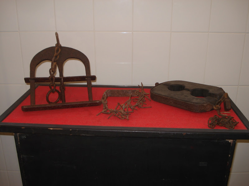 30 instrumentos de tortura e execução que foram utilizados do séc. XI ao XX Historia-Tortura-Algemas