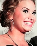 □ Λvataяes Demi Lovato 1764579092