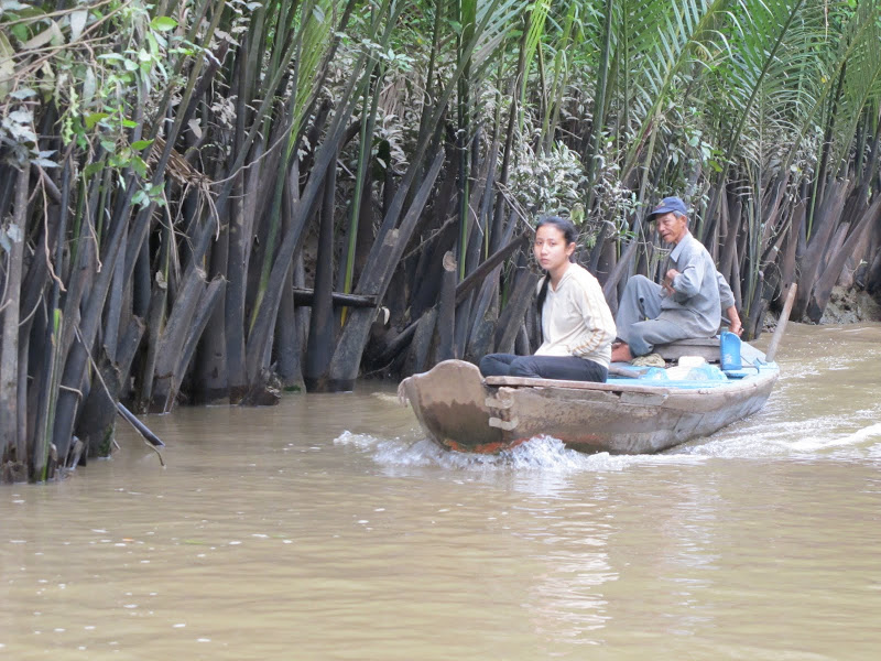 Đi xuồng ba lá trên sông rạch Bến Tre IMG_1874