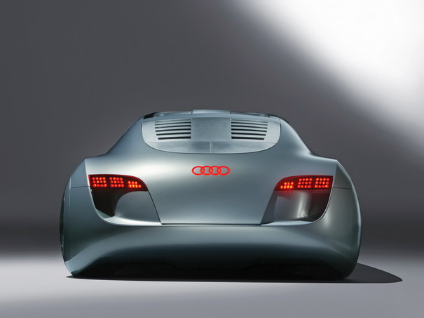 Audi RSQ ... I,ROBOT 2004-Audi-RSQ-Concept-R-1920x1440