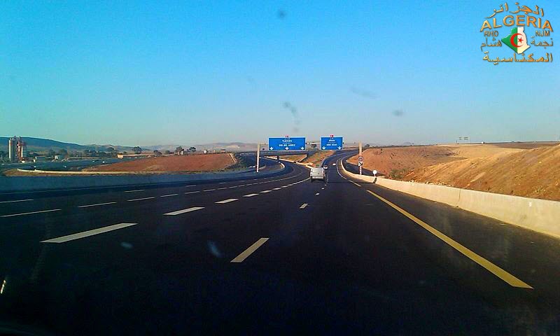  الجزائر وطبيعتها عبر الطرق السيار 800px-Alg%C3%A9rie_autoroute_Est-Ouest_171