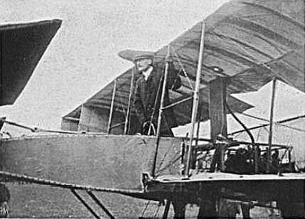 O tópico das ""Efemérides"" 1909-Aeroplano-Voisin.15