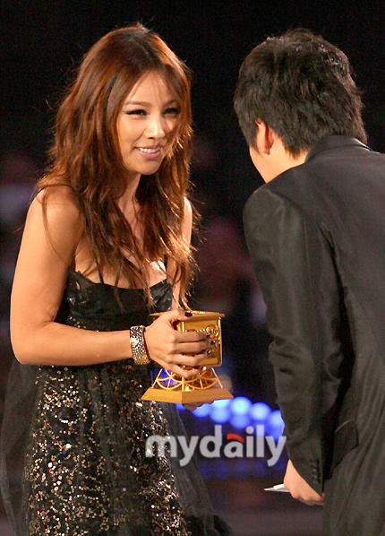 [Pics][15.11.08] MKMF 2008 Award%252520%2525288%252529