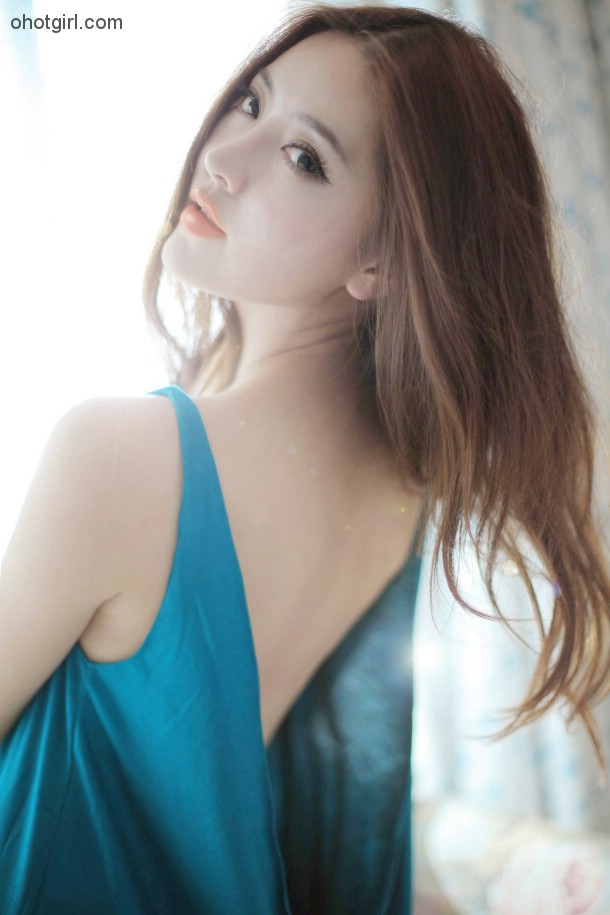 Zhao Yufei – Low Back Teal Dress Ohotgirl_Zhao-Yufei-Low-Back-Teal-Dress-04