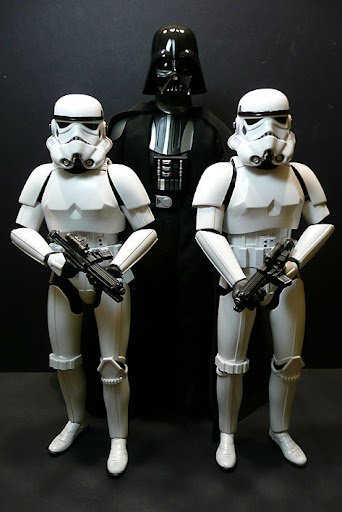 [Sideshow] Star Wars: Darth Vader Deluxe | 1/6 scale  - Página 2 Darth%20%26%20troopers