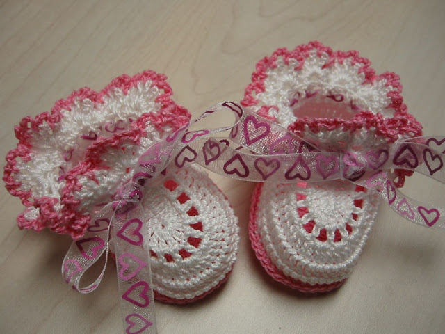 احذية للاطفال من الكروشية جميلة جدا Pinkheartspb