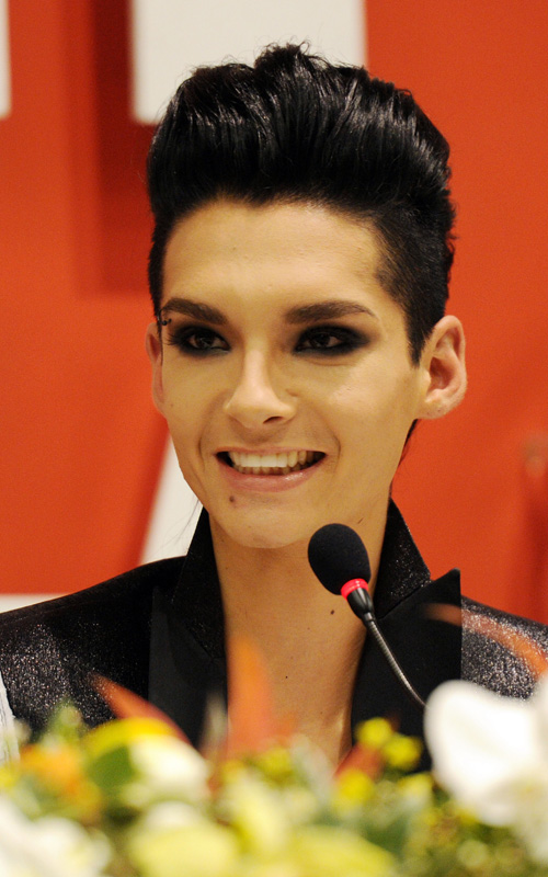 Mas del Festival San Remo!! sexii.. Bill-kaulitz-021910-1