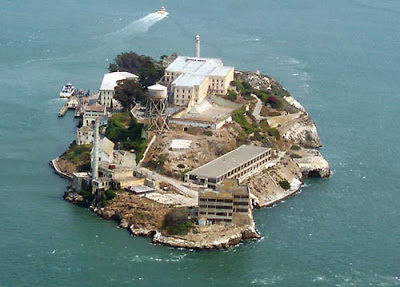 Os 50 lugares mais assustadores do mundo ! Alcatraz_aerial