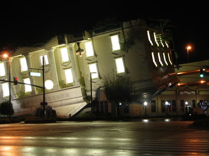 33 สิ่งก่อสร้างที่แปลกที่สุดในโลก  29-33-Worlds-Top-Strangest-Buildings-wonderworks