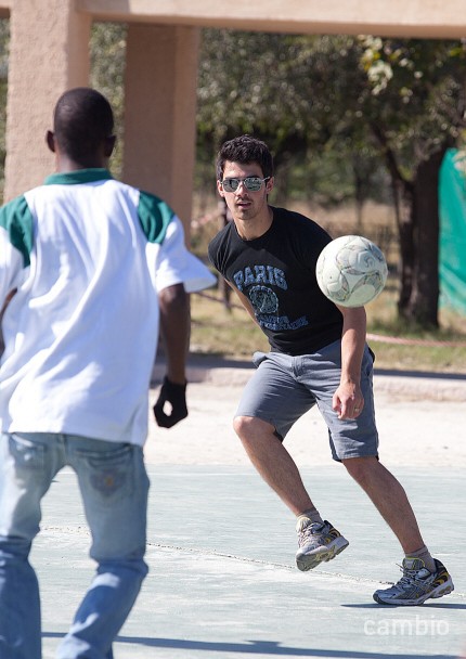 @Joe.Jonas Joe-jonas-africa-1