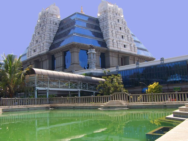 கலைநயம் மிக்க  கோவில்கள் (இந்தியா) ISKCON%20Temple%2C%20Bangalore