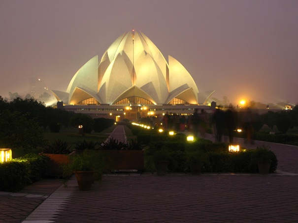 اغرب خمسين مبنى في العالم 28-lotustemple-thumb