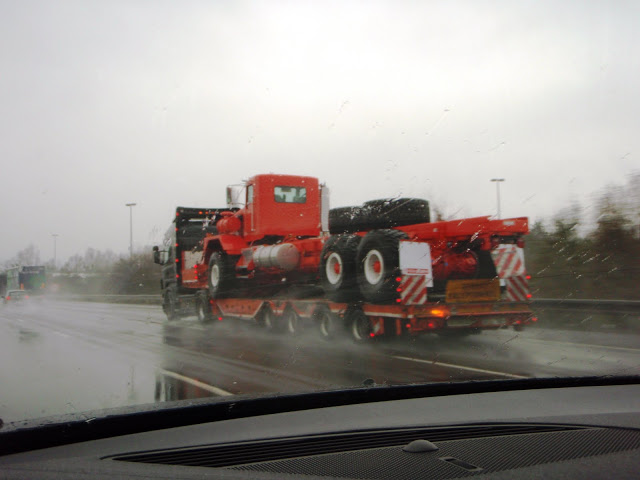 Utilitaires et poids-lourds  non Citroën ... - Page 13 PC062181