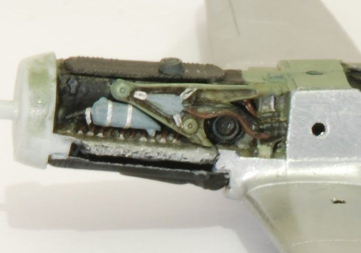 [MC0 - Tout Ouvert] Messerschmitt Bf109F/trop [amodel] 1/72 - Page 2 Moteur3