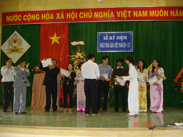 VỀ LẠI MÁI NHÀ XƯA - 20 - 11 - 2010 DSC04223