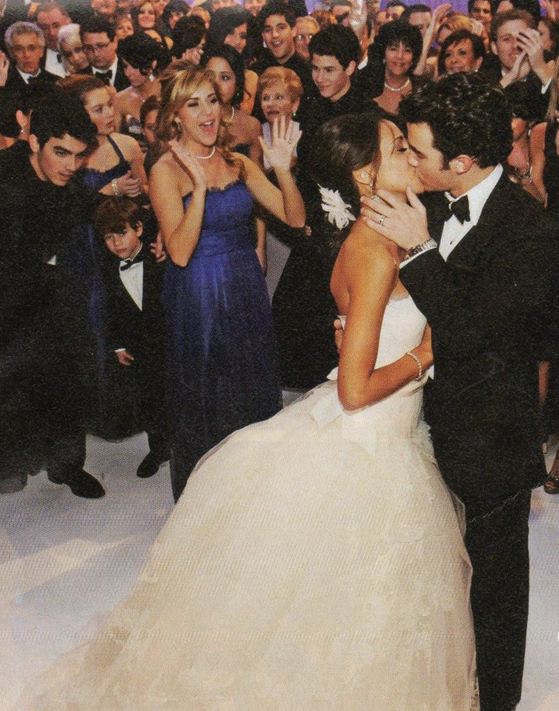 fotos boda de kevin (Revista PEOPLE) Peoplekenielle-BDLT-003