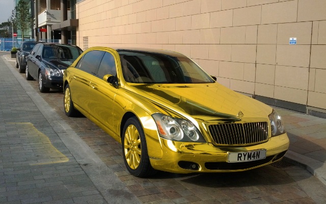 سيارة  Maybach مايباخ ذهبية سعرها 57 مليون دولار Gold-Maybach-62-Theo-Paphitis