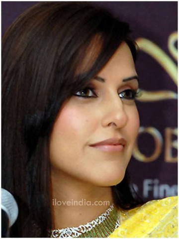 +++ GODDESS OF 2002 - ĐỀ CỬ TOP 15 - Page 4 Neha-dhupia