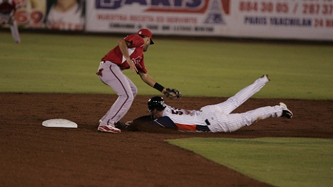 Tigres se impone con sencillo de Aldazaba en la entrada 11 a Piratas. DgDrHPJA