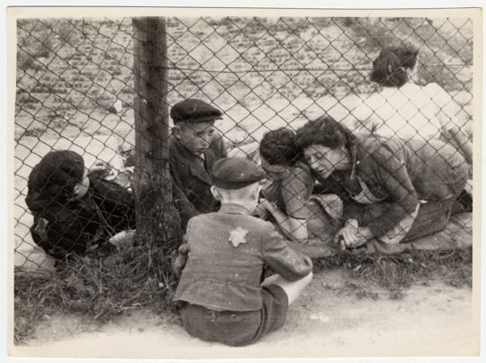 BÉBÉS D'AUTREFOIS(photos,textes)et autres(GILLES CARON : REGARD SUR LES ANNÉES 60 42d90ede