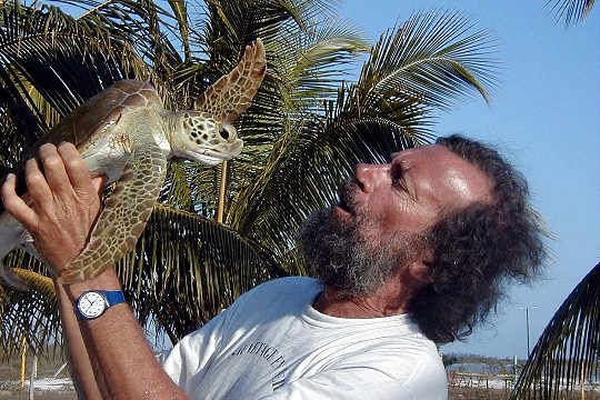 ANTOINE AU PARADIS DES ANIMAUX(photos,textes avec le chanteur Antoine) 4911243d