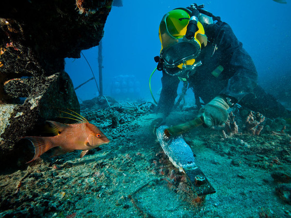 10 JOURS SOUS LES MERS(vie dans la capsule sous-marine) Ab83a62e