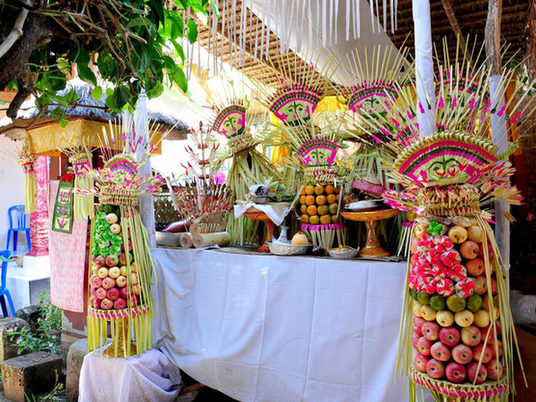 Petit voyage à Bali (photos,textes)BALI : LA CEREMONIE DU LIMAGE DES DENTS F9fcf45c