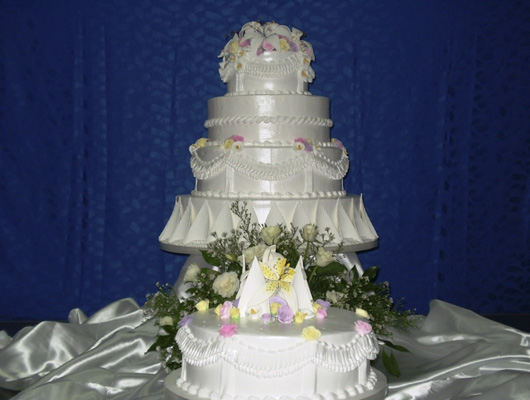 كل ما يلزم العروس فى ليله زفافها Wedding-Cake-Formal