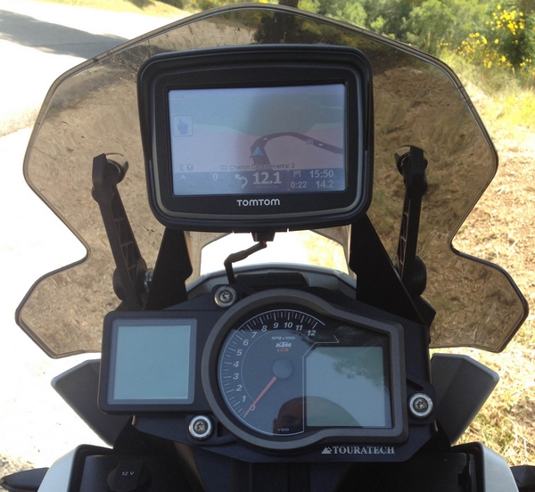 Montage TomTom rider sur support Touratech Gps1