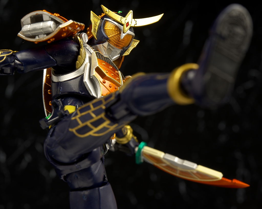 [Bandai][Tópico Oficial] S.H.Figuarts | Kamen Rider Gaim - Sigurd Cherry Energy Arms - Página 13 104868ae