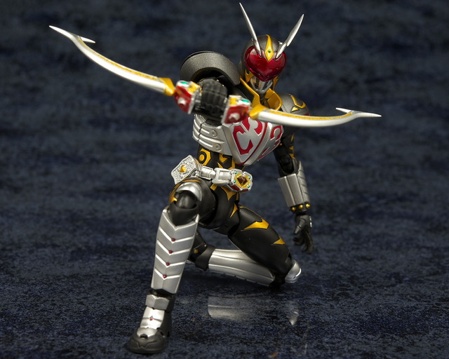 [Bandai] S.H. Figuarts | Kamen Rider Blade - KR Chalice e Shadow Chaser 8b3b9bee-s