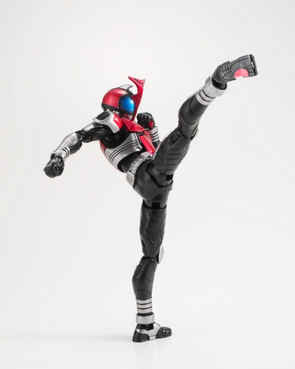 [Bandai] S.H.Figuarts Kamen Rider Kabuto - Renewal Ver. - Página 5 5d140aad