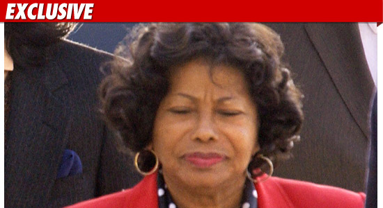 Katherine Jackson: Quem consegue viver com U$ 26.000 dólares por mês? 0624-katherine-jackson-ex-1