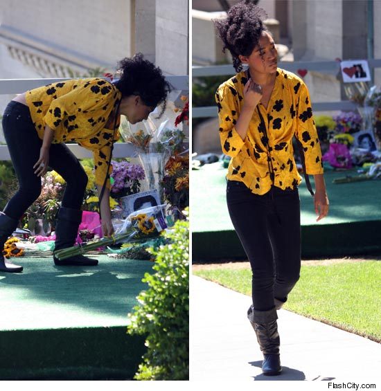 Judith Hill visita Forest Lawn!!! 0916-judith-hill-flashcity-1-credit