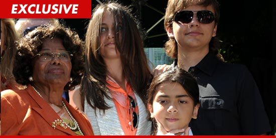 Estate: Katherine e i figli di MJ avranno 30 milioni di dollari  0913-jacksons-kids-getty-ex-2