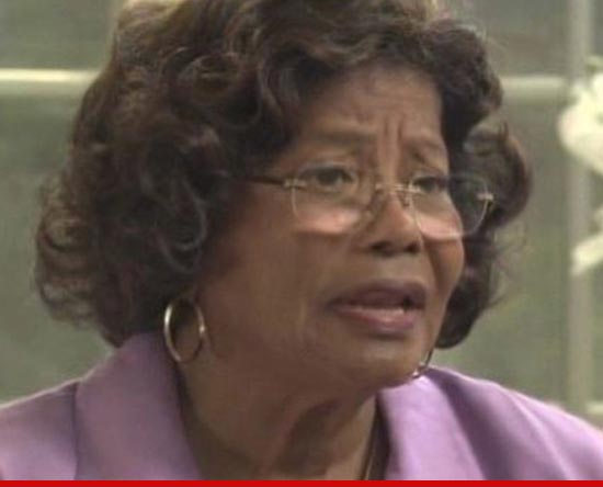 Katherine Jackson: Eu estou bem  e não estou desaparecida. 0722-katherine-jackson-tmz-2