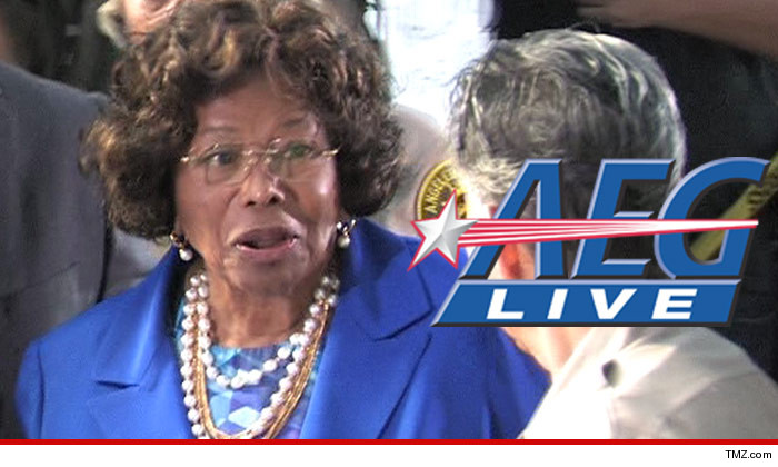 AEG Live diz Katherine Jackson pede tempo em querer reabrir julgamento 1226-katherine-jackson-aeg-live-tmz-3