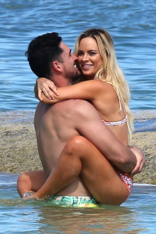 Josh Murray - Amanda Stanton - BIP 3 - Discussion  - Page 70 Amanda-josh-murray-beach00-1