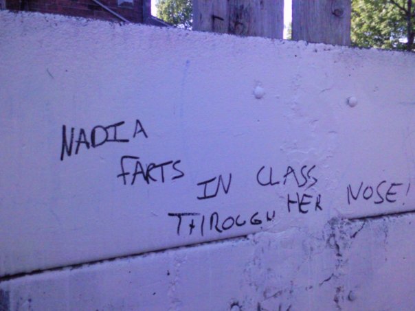 Beogradski grafiti i poruke komšijama - Page 2 Nadia-funny-graffiti