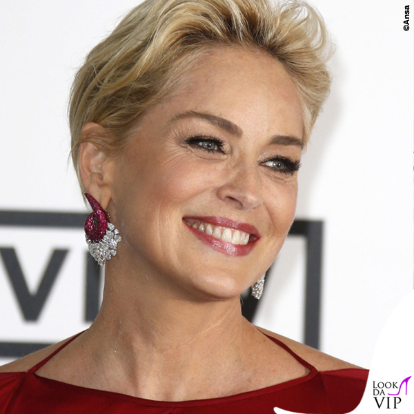 Sharon Stone Cannes-2014-Amfar-Gala-Sharon-Stone-abito-Roberto-Cavalli-gioielli-DeGrisogono-4