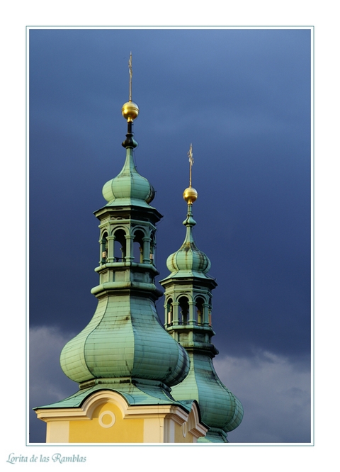 Sur un ciel plombé... à Hradec Kralové Coupoles%201