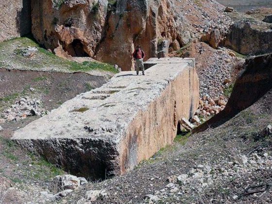  EL MAESTRO SAHÚ ARI MEREK DESCUBRE A NIBIRU AL LADO DEL SOL . - Página 16 Baalbek