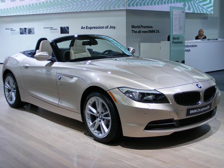 New Z4 is the bees knas Tn_AS09%202009%20BMW%20Z4